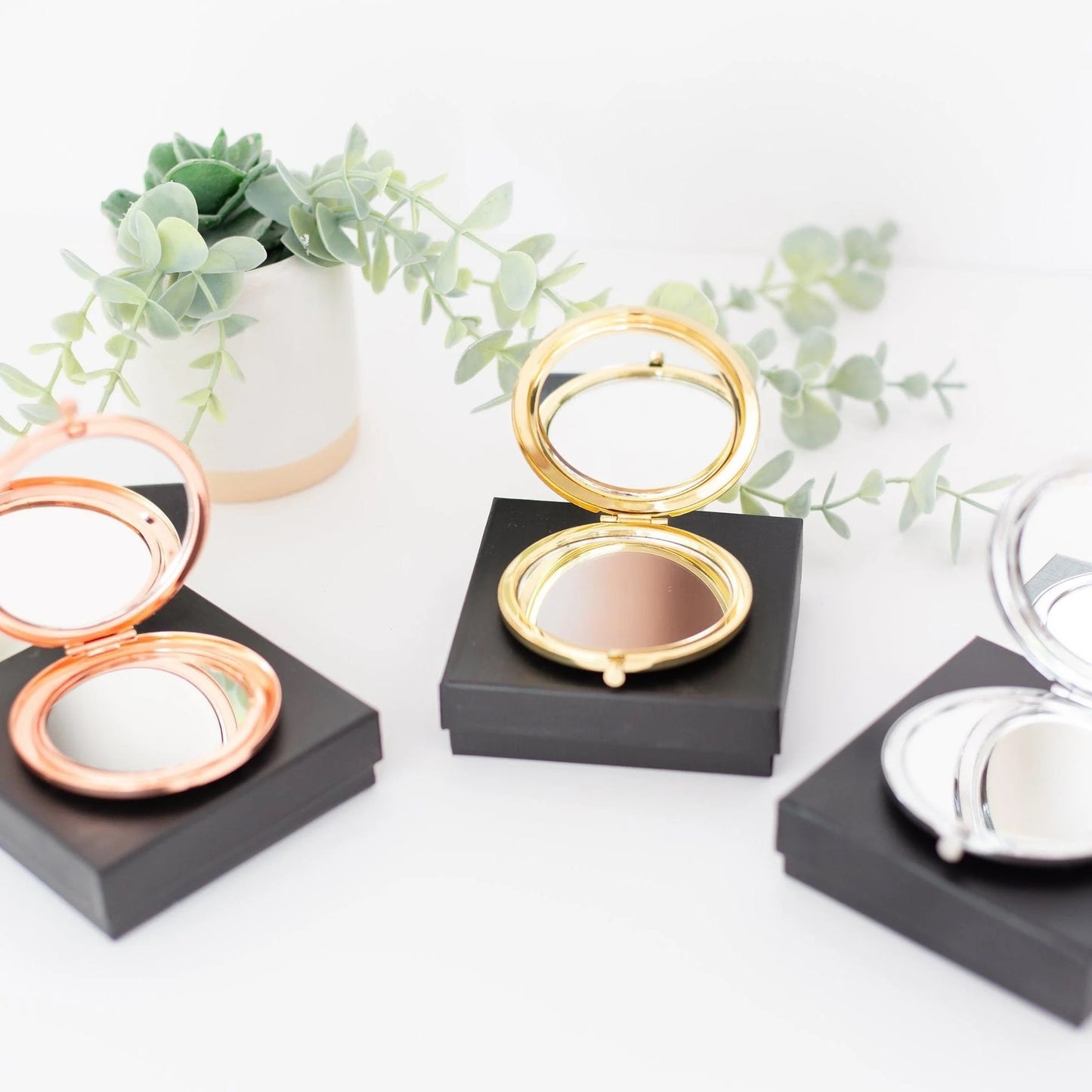 Compact Mirror